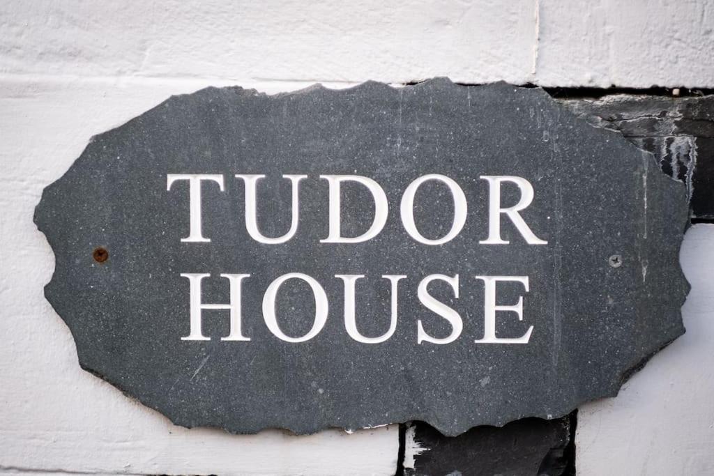 Tudor House-Windermere Centre Zewnętrze zdjęcie